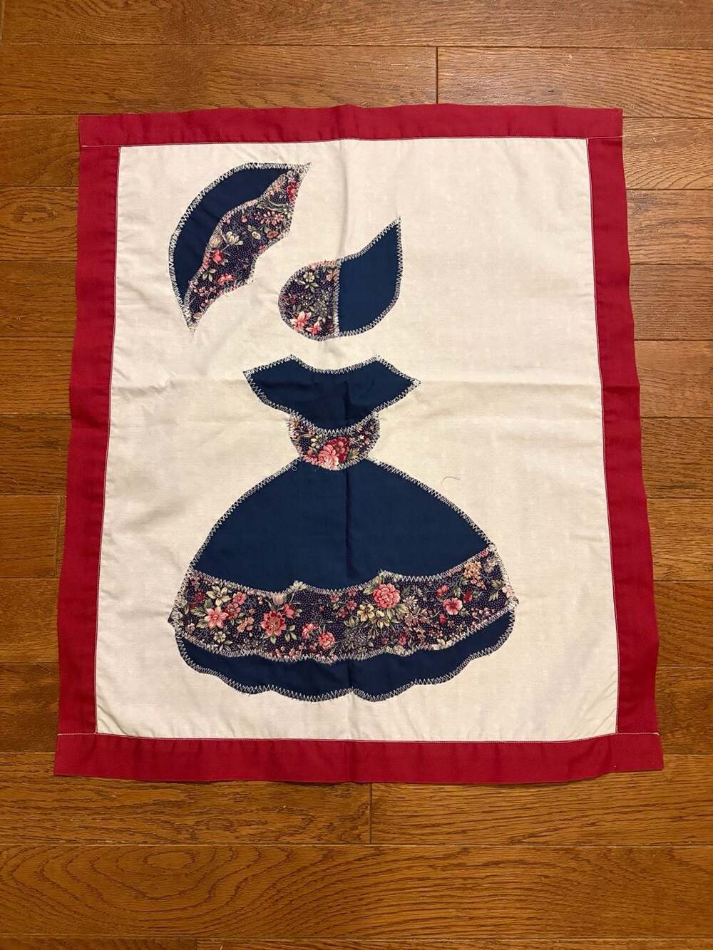 Vintage Handmade Sunbonnet Sue Appliqué Textile Wall Hanging Folk